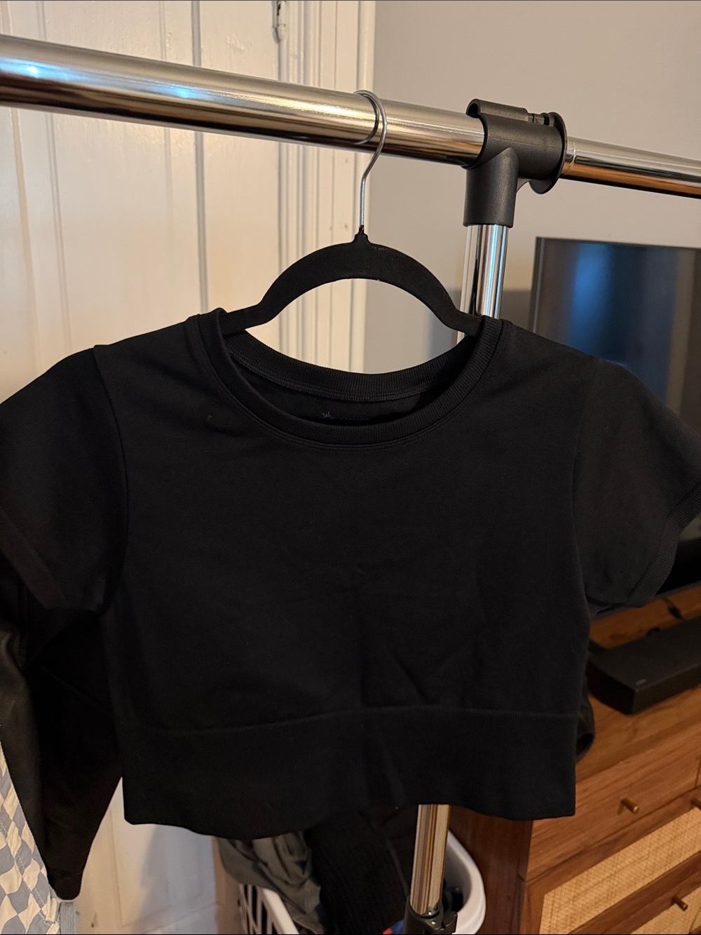 Women’s offline Short Sleeve Black Crop Top